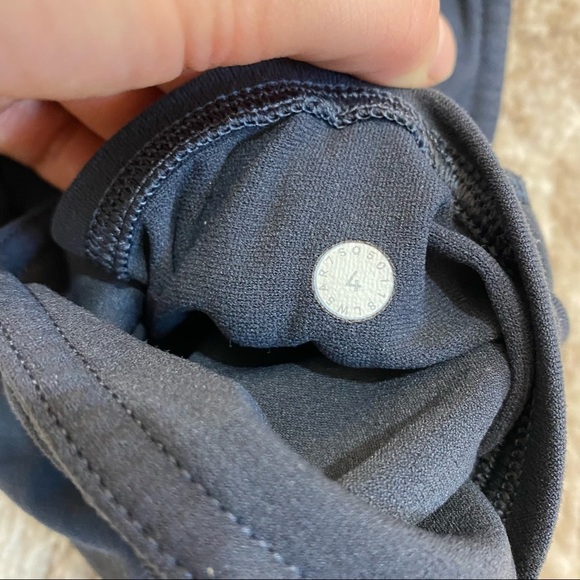 Lululemon Reveal 7/8 Tight *Vortex 25" in Dazed Blue Grey Sz 4 Mesh Cutout - Picture 6 of 6